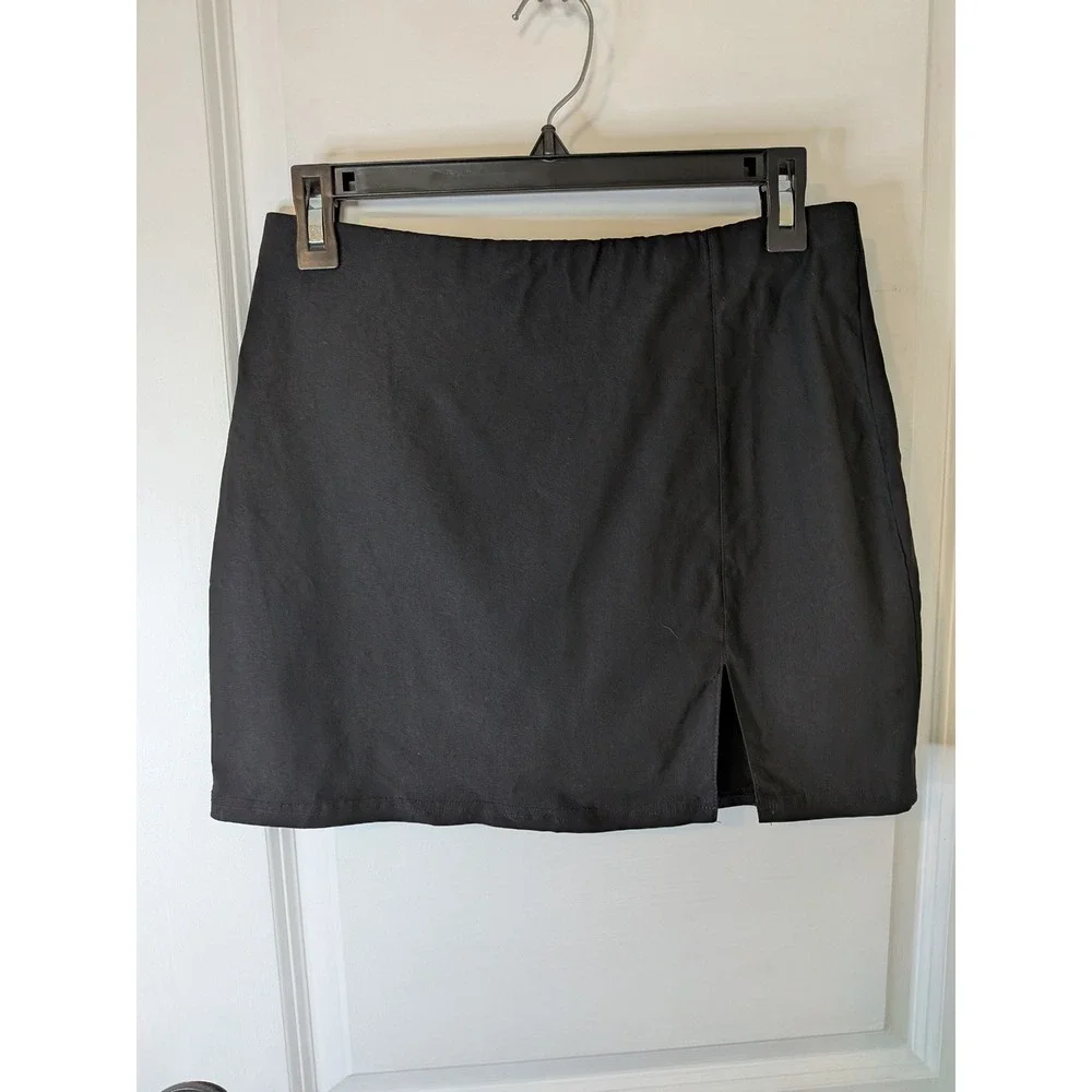 EG.CHRIS.G Black‎ Mini Skirt with Front Slit Size Medium Womens Solid Basic